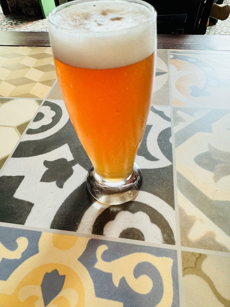 diegoemir's tweet image. Não basta dizer que “torce” pela prosperidade do Centro Histórico. Tem que frequentar e consumir nos estabelecimentos comerciais para garantir a economia da região. Hoje, fui mais uma vez no Flor de Vinagreira, um dos melhores restaurantes da Ilha.