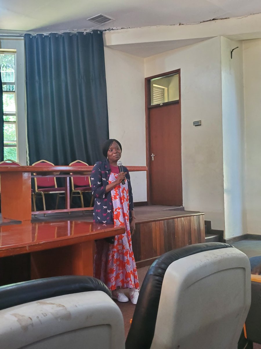 'Try as much as possible to be flexible. Do not be limited by the circle of your course' words from Dr. Carolyn Auma from the @UniversityLeeds during the mentorship session with the students of Human Nutrition and Food Science and Technology at @Makerere