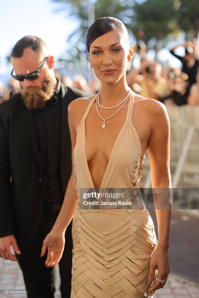 Hadid News tweet media