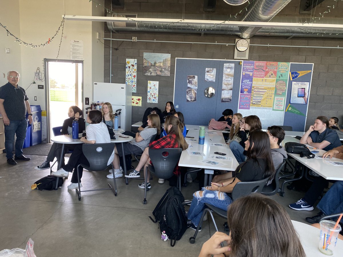Futures14580014's tweet photo. Our Leadership class attended a SafeTalk workshop, learning about suicide prevention and how they can help each other and their peers. #GccLevelUp @GCC_Charters #ElevateOurImpact #UnleashingGreatness https://t.co/BkDxMbZDcF