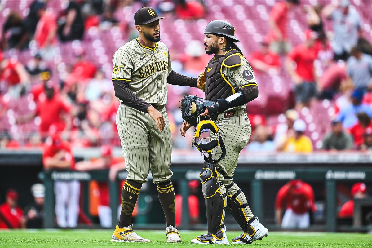 Padres's tweet photo. Never back down, never what? https://t.co/eEv7F7d6PW