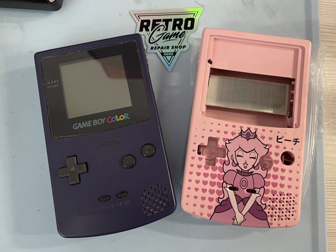 My own little birthday treat to myself , a mod game boy color !  Full build video coming soon! https://t