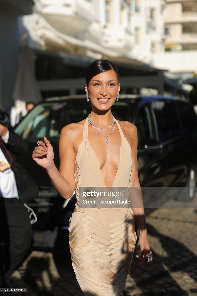 Hadid News tweet media