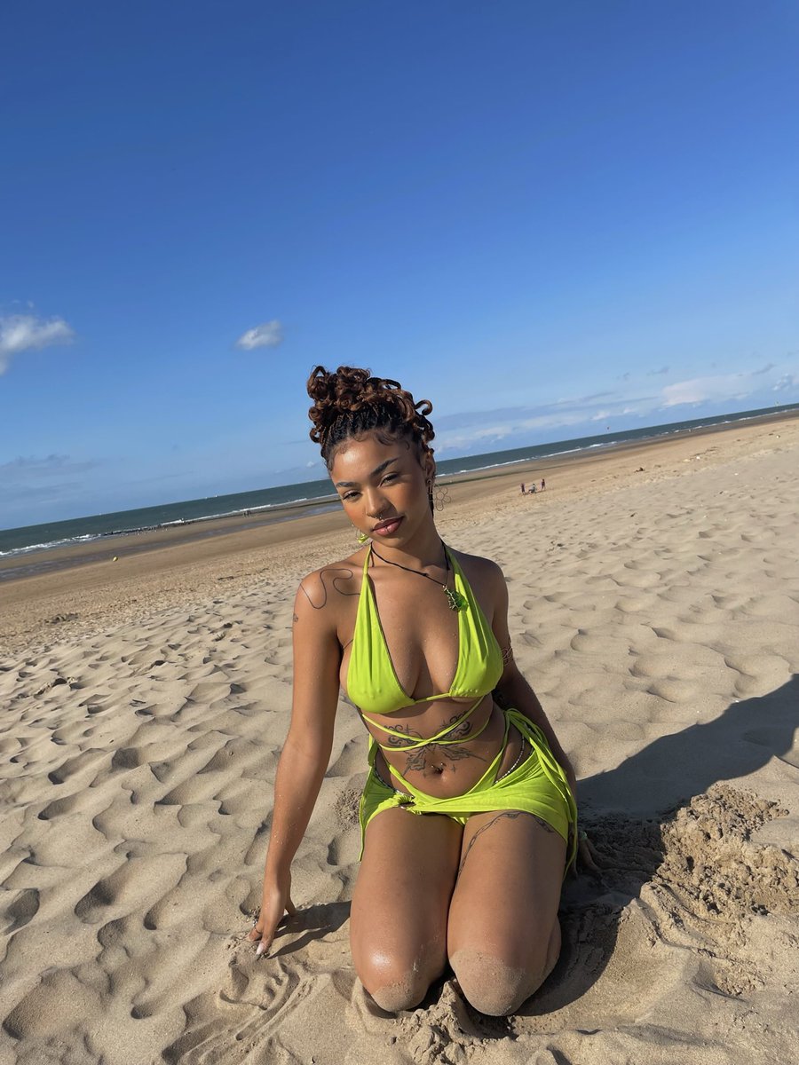 apo_eunice's tweet photo. J’ai créé une marque de maillots de bain et je coud tout moi même 😮‍💨🌺
Insta : biqui_swim https://t.co/0LRKaBE0MF
