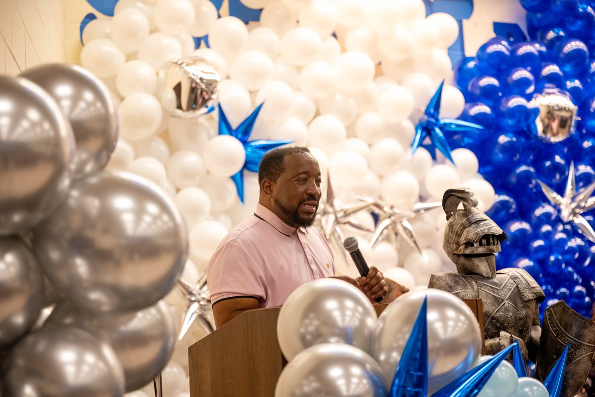 Love all the special end-of-the-year awards ceremonies &amp; celebrations taking place across <a href="/KleinISD/">Klein ISD</a> this week. Our students are surrounded by so much love &amp; support from their teachers to their families. ❤️
Especially enjoyed celebrating our 5th-graders <a href="/NitschKISD/">Nitsch Elementary</a> today! 🎉