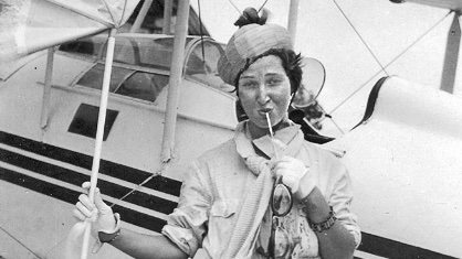 #Avuifa 20 anys morí Maria Josep «Mari Pepa» Colomer i Luque, primera aviadora catalana de la història (n. 1913).

Des de 1931, a 18 anys, pilotà vols de càrrega, zepelins i després avions militars de salvament antifeixista en la Guerra Civil.

#viquidones
ca.wikipedia.org/wiki/Maria_Jos…