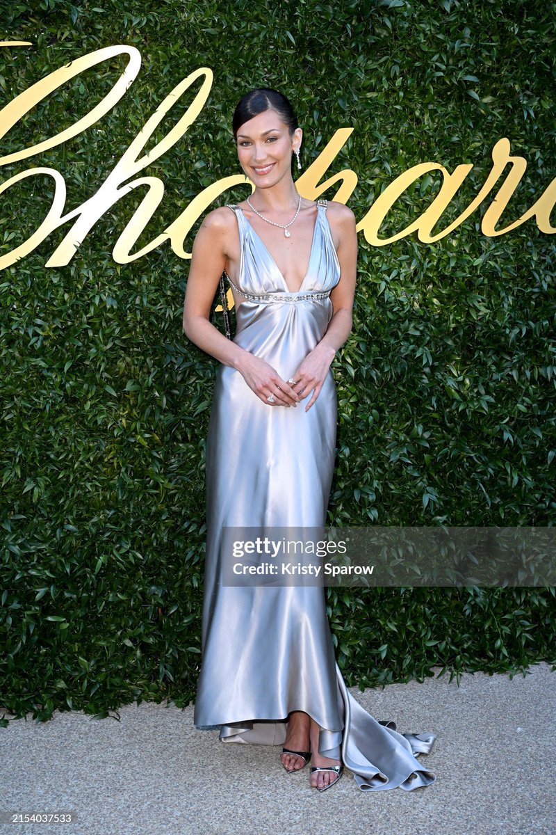 Hadid News tweet media