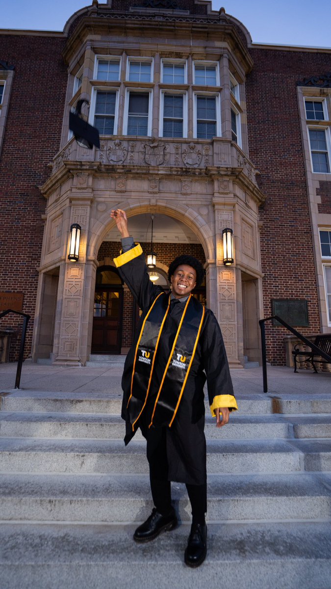 DaSoloin's tweet photo. Finally graduated from University. Even though I wasnt a fan of school I found joy in academia thanks to amazing friends, family, and professors. Dad I miss you, but I made it. Your love and support got me here. Even though you’re not here to see it, I hope I made you proud 🎓 https://t.co/Y7xVpXNxNz