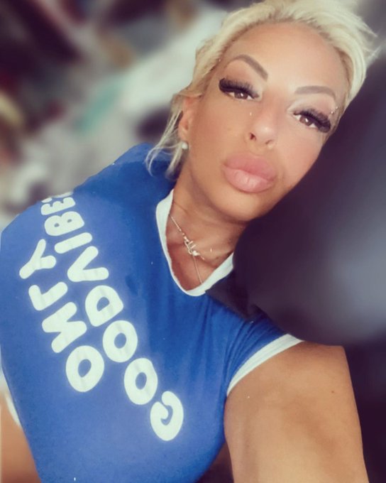 The day&rsquo;s halfway through, and I&rsquo;m already dreaming of the weekend. ☀️✨ What are your plans?  #HalfwayThere<a href="/tag/makeitcount"class="tags"><span>#makeitcount</span></a><a href="/tag/halfwaythere"class="tags"><span>#halfwaythere</span></a><a href="/tag/anticipation"class="tags"><span>#anticipation</span></a><a href="/tag/fridayfeels"class="tags"><span>#fridayfeels</span></a>