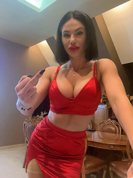 Sometimes a lady, sometimes a bitch, always hot, always superior!  ~~ Live streaming for the next hours~~