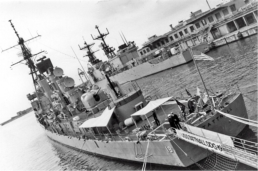 FlMichele69's tweet photo. Destroyers
#USSTattnall DDG19 (1963-1991)
Charles F. Adams Class
#USSStump DD978 (1978-2004)
Spruance Class
📷 5 April 1988 #Genoa 🇮🇹
@USNavy 🇺🇸 https://t.co/MlA3hOMRyZ