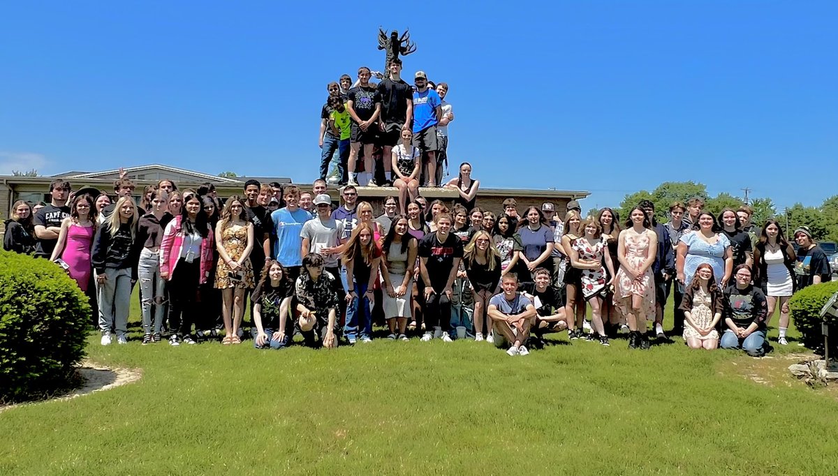 elwood_hs's tweet photo. Beautiful Senior Luncheon today sponsored by the Elks. We are so grateful for their continued support of our students! https://t.co/ob69CFPmv7