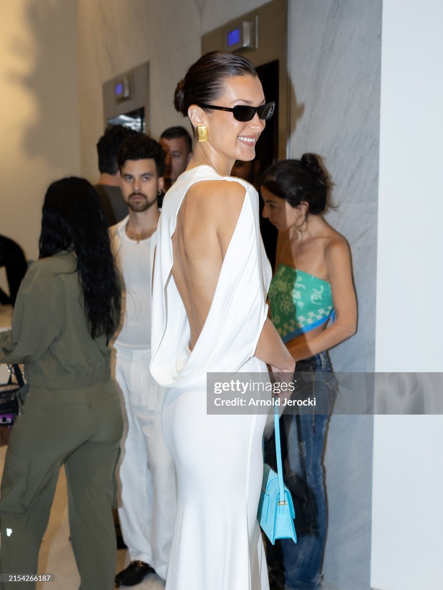 Hadid News tweet media