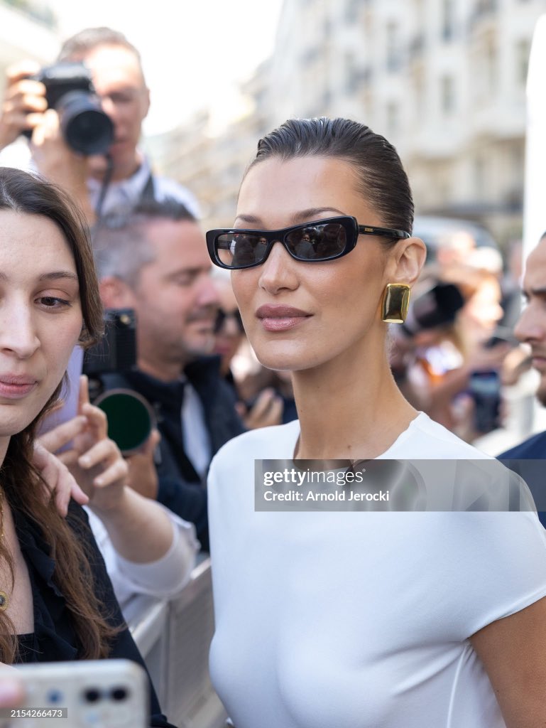 Hadid News tweet media