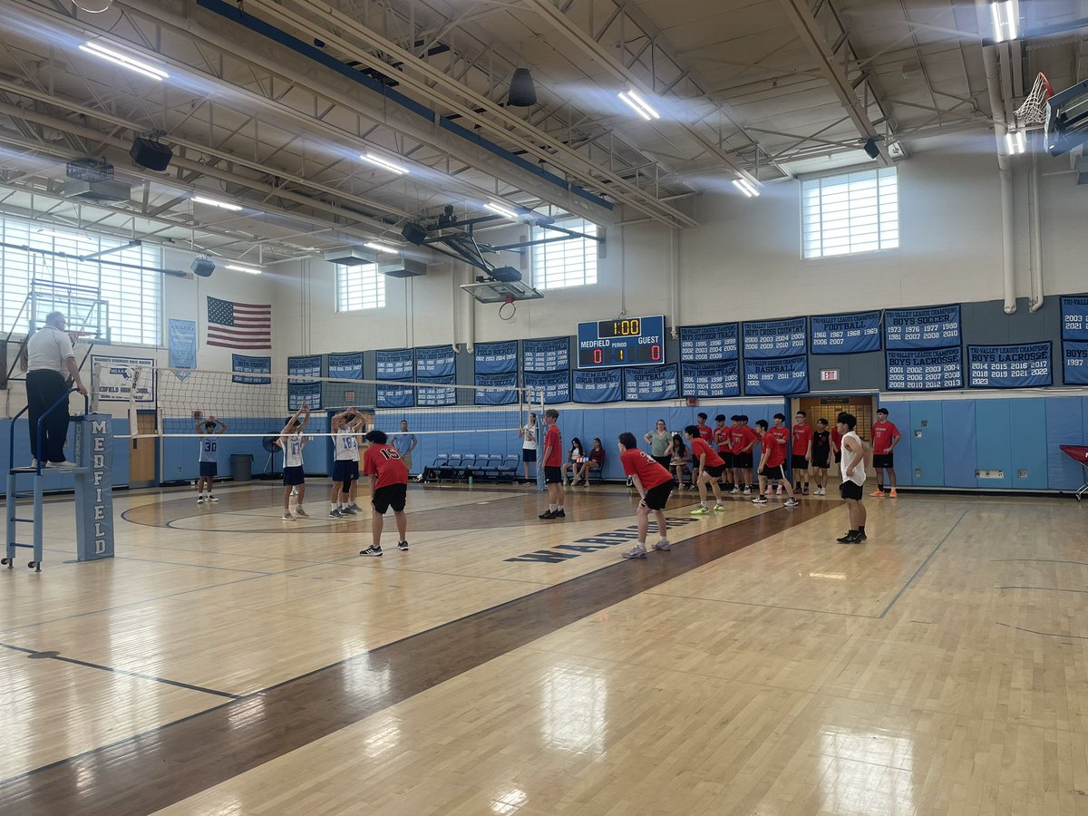Medfield JV Boys Volleyball with the opening match vs North Quincy in Medfield. Varsity to follow! @MedfieldAD @CoachShu1 @MedfieldHS