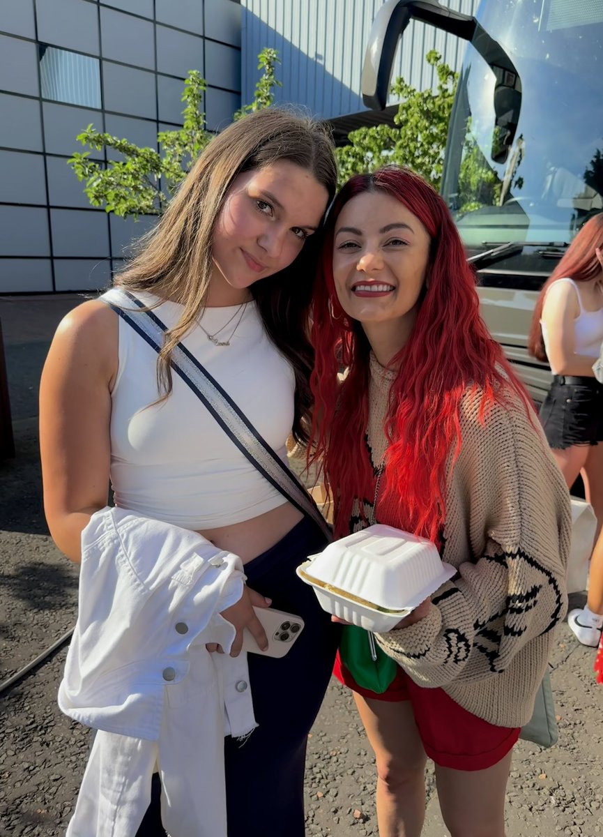 emsbuswell's tweet photo. so exited to see the show and dianne again next week 🥹 https://t.co/kXOnUiX1Ac