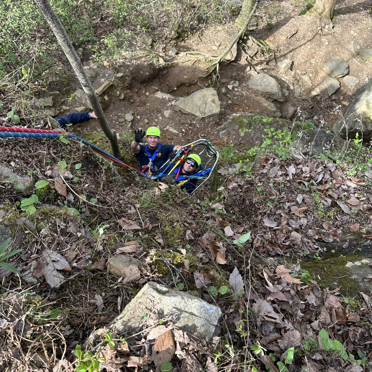 RoswellGAFire's tweet image. Rope rescue training equips our firefighters with essential skills to handle high-angle emergencies, ensuring a #SaferRoswell. Their dedication and continuous training keep our community safe, no matter the challenge. 🚒💪 #TeamRFD #TechnicalRescue #CommunitySafety