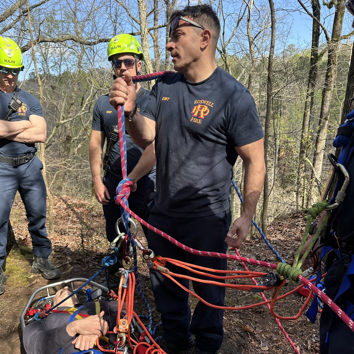 RoswellGAFire's tweet image. Rope rescue training equips our firefighters with essential skills to handle high-angle emergencies, ensuring a #SaferRoswell. Their dedication and continuous training keep our community safe, no matter the challenge. 🚒💪 #TeamRFD #TechnicalRescue #CommunitySafety