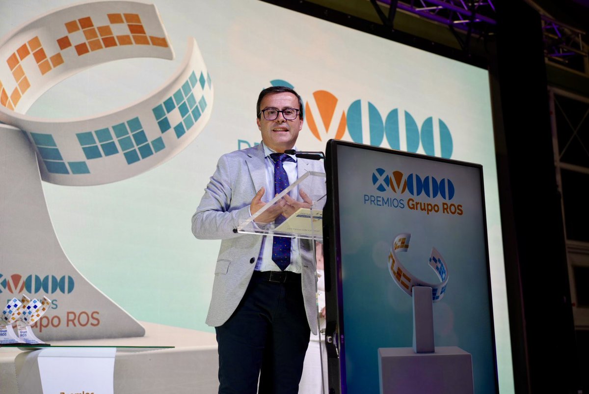 🏛️ El presidente de la #DipBdjz ha participado en el acto de entrega de los Premios Grupo Ros,

<a href="/magallardomir/">M. Ángel Gallardo Miranda/❤️</a> ha hecho entrega del galardón a la Mujer Emprendedora Rural, que en esta edición ha recaído en Nazaret Asensio, gerente de NAI Servicios Asistenciales.🤍