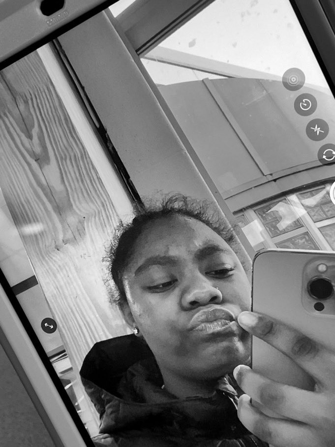 wakemeupson's tweet photo. @iiamkanaii @PontiacMadeDDG But you look like this lmao why you worried about random peoples kids fat hoe https://t.co/6Df5phwmNY