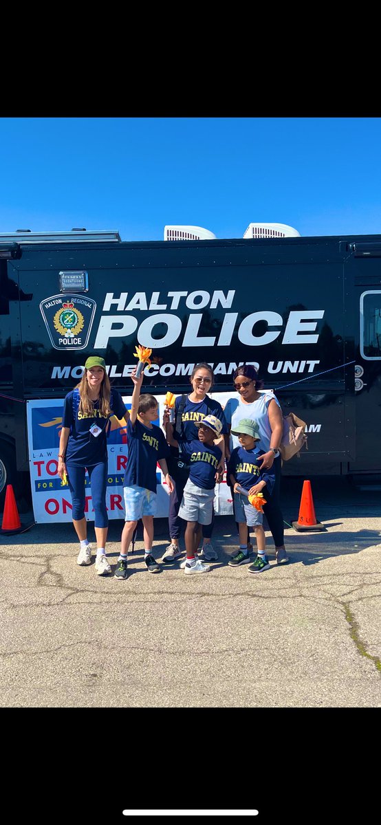 Perfect day for the Torch Run with some of our @SJPIIOakville  students🔥Thank you <a href="/HaltonPolice/">Halton Police</a>