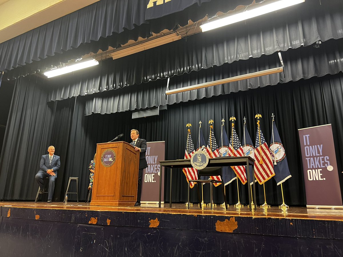ToddPillionVA's tweet photo. “It only takes one” was the message from today’s bill signing w/ @GovernorVA . As the sponsor of the 3 bills signed today, I’m encouraged by the coalition we are building to tackle the fatal overdose and substance use crisis. One pill can kill—but one person can help save a life. https://t.co/kmaJ6D1QG9