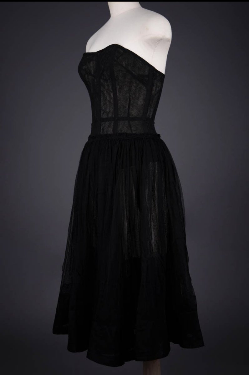 CoraCHarrington's tweet photo. If you are someone who sews, you are going to want this Dior-inspired, “New Look” underdress pattern from @KarolinaZL and @TheUPMuseum 

https://t.co/o1TbqWwOlJ https://t.co/rRM9oFxyBg