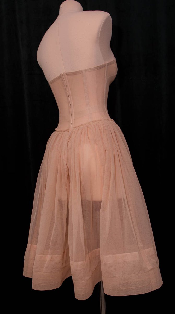 CoraCHarrington's tweet photo. If you are someone who sews, you are going to want this Dior-inspired, “New Look” underdress pattern from @KarolinaZL and @TheUPMuseum 

https://t.co/o1TbqWwOlJ https://t.co/rRM9oFxyBg