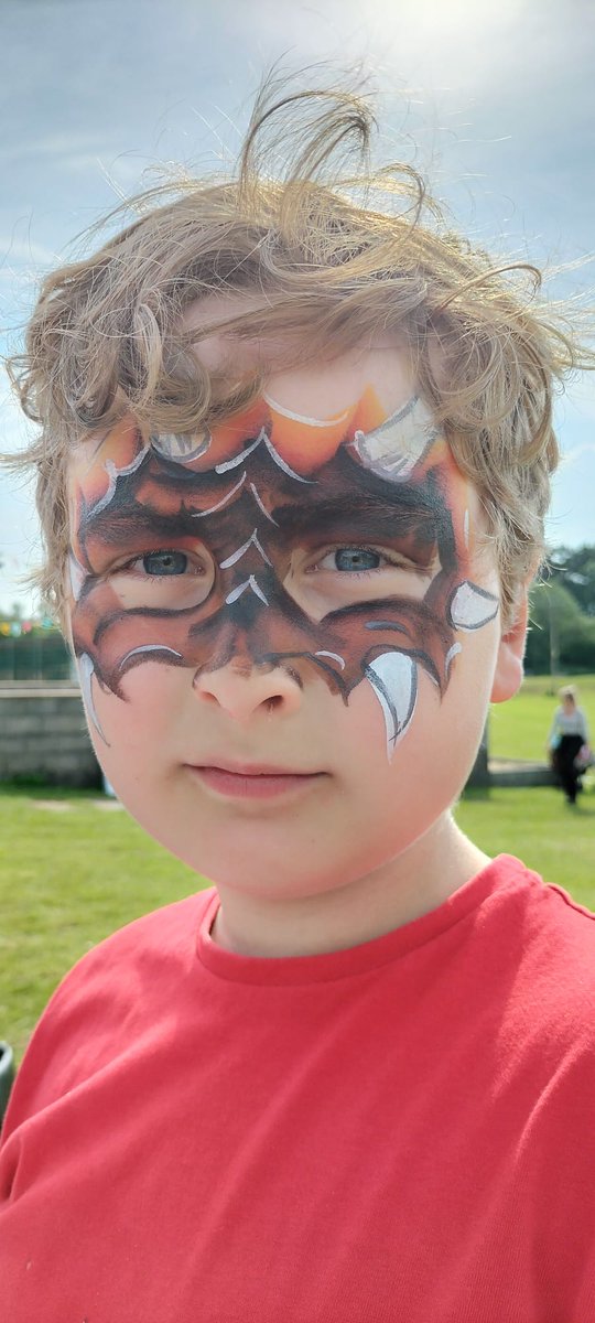 PtaCrha's tweet photo. Diolch enfawr i Jen Ace (Instagram - acefaces_facepainting) am beintio gwynebau am ddim! Roedd pawb yn edrych yn wych 🤩

Huge thank you to Jen Ace (Instagram - acefaces_facepainting) for painting faces for free! Everyone looked amazing 🤩 https://t.co/30bvDUOxZL