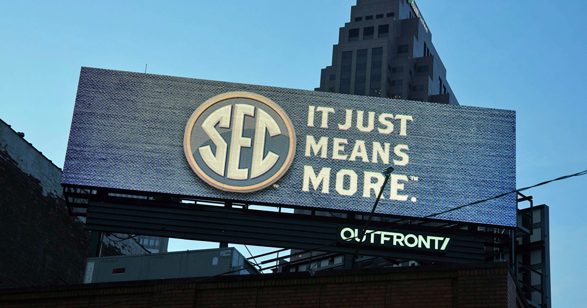 SEC leaders approved a settlement in the landmark House v. NCAA case, one of the final steps toward college sports green-lighting a revenue-sharing model. The SEC is the fourth power conference to approve the settlement. via @EricPrisbell: on3.com/os/news/sec-le…