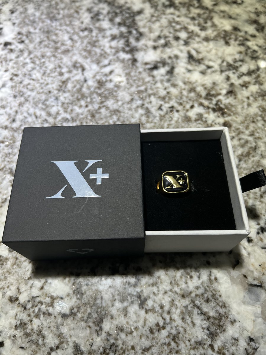 Just got my @XDeGods ring. Thanks to the team and @0xMaveryk 🍻