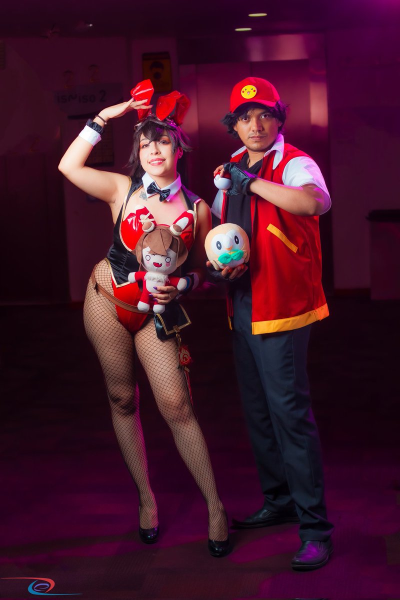 Accio_Rider's tweet photo. Un crossover entre cosplayers!
En este caso Red, la contraparte de Ash Ketchum y Amber, Campeona de vuelo y Caballera Exploradora de los Caballeros de Favonius, y es mucho más hermosa en vida real por Nadyuuki Cross 

📷 por: @rockmanzxultimate
Evento: @AHCON5
Amber: @NadyuukiC https://t.co/NyMfsdjXuC