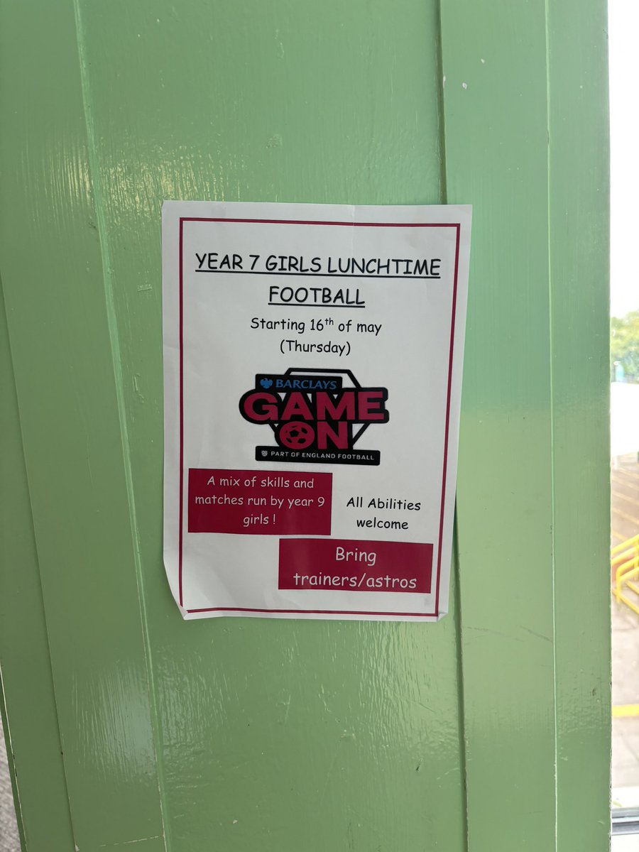 toothillpe's tweet photo. It was great to see so many Y7 girls accessing girls lunchtime football that our Y9 football activators are leading as part of the @BarclaysFooty @YouthSportTrust Game On Go Lead programme! #leadership #girlsfootball #gameongolead ⚽️ https://t.co/a7snv77HSs
