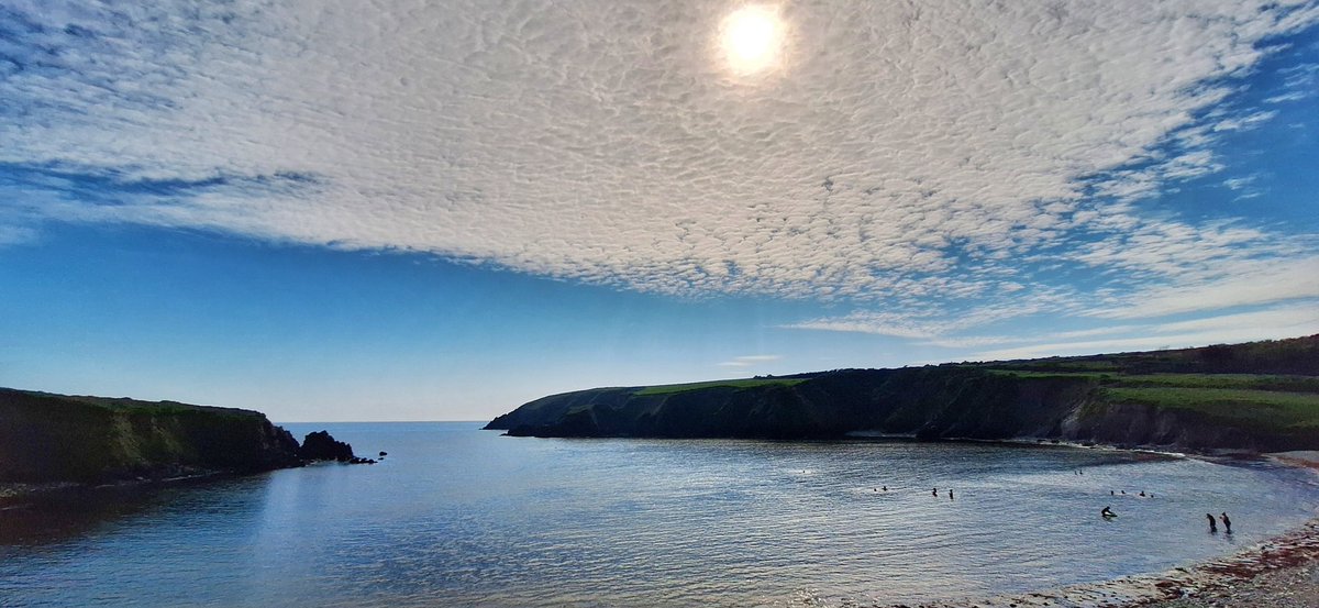 A sunny day on Waterfords Copper Coast! @AimsirTG4 @angie_weather @barrabest @deric_tv @DiscoverIreland @discoverirl @GoToIreland @GoToIrelandUS @ancienteastIRL @Failte_Ireland @VisitWaterford @WaterfordANDme @Waterfordcamino @WaterfordCounci @WaterfordGrnWay @WaterfordPocket