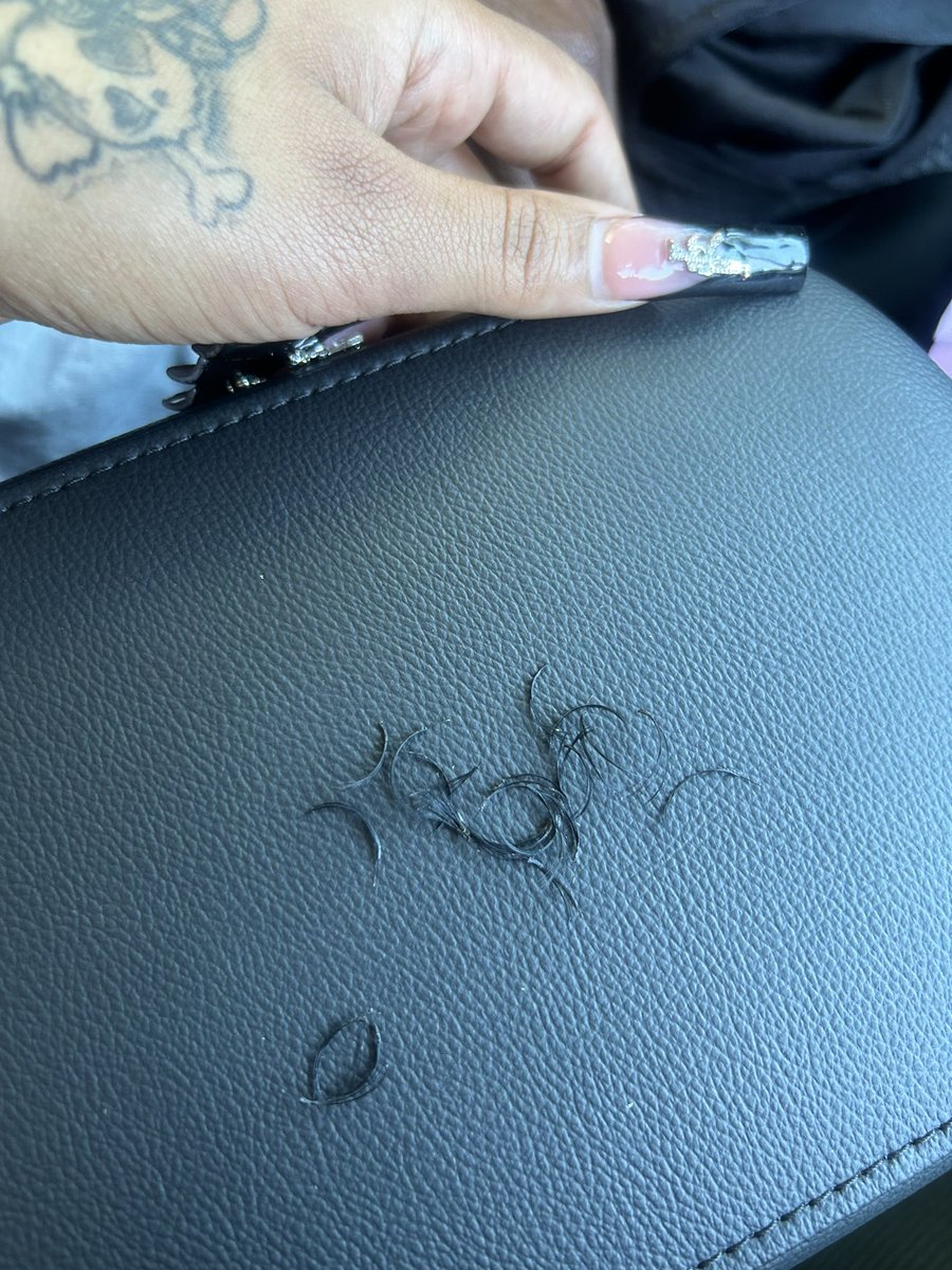 bombshellnelll's tweet image. Attention : Bad bitch down 😭💔