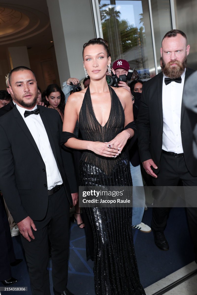 Hadid News tweet media