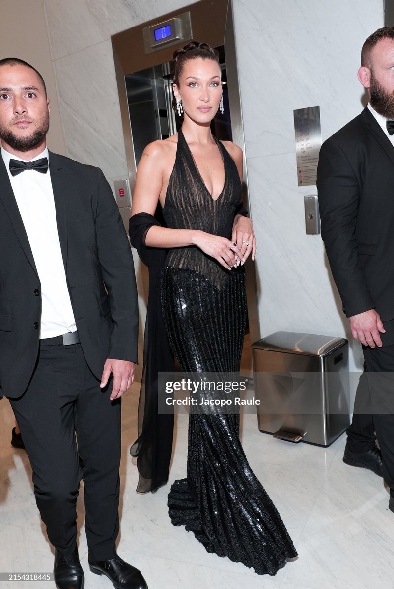 Hadid News tweet media