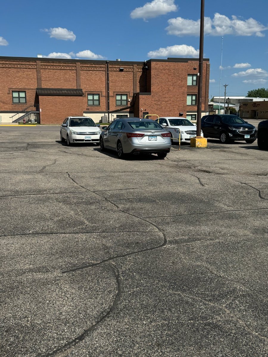 tipsfromnowhere's tweet photo. This was submitted by a loyal follower! Looks like summer #parkingterrorism is in full effect!!! https://t.co/XkH4WWD3FW