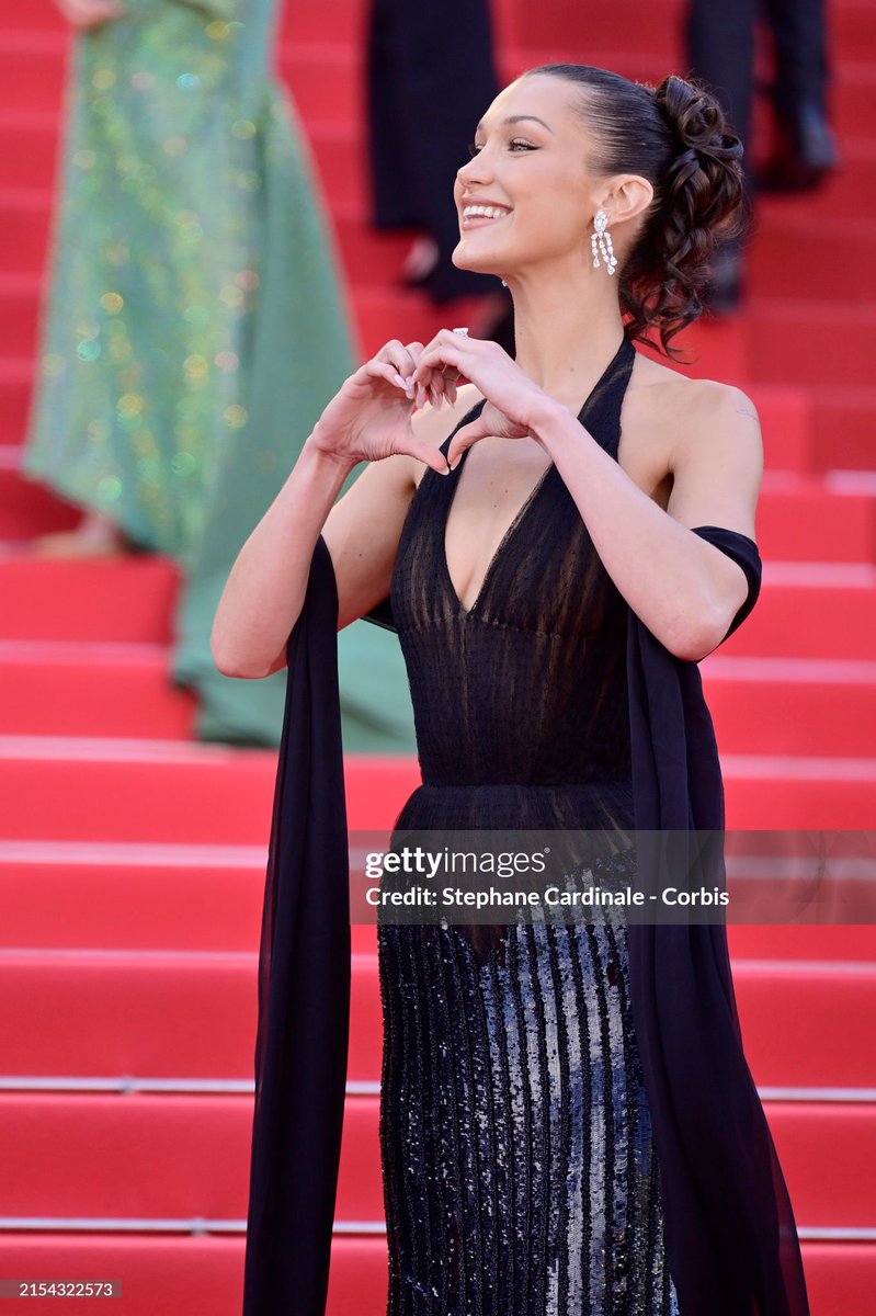 Hadid News tweet media