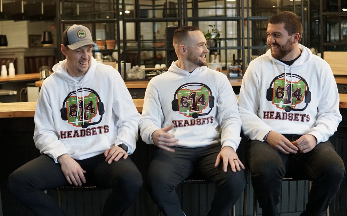 FDPlayBook's tweet image. If you are a young football coach you should be absolutely eat up with it. That will never change.
firstdown.playbooktech.com/coaches-commun…

#HighSchoolFootBall #OhioFootball  #AFCA