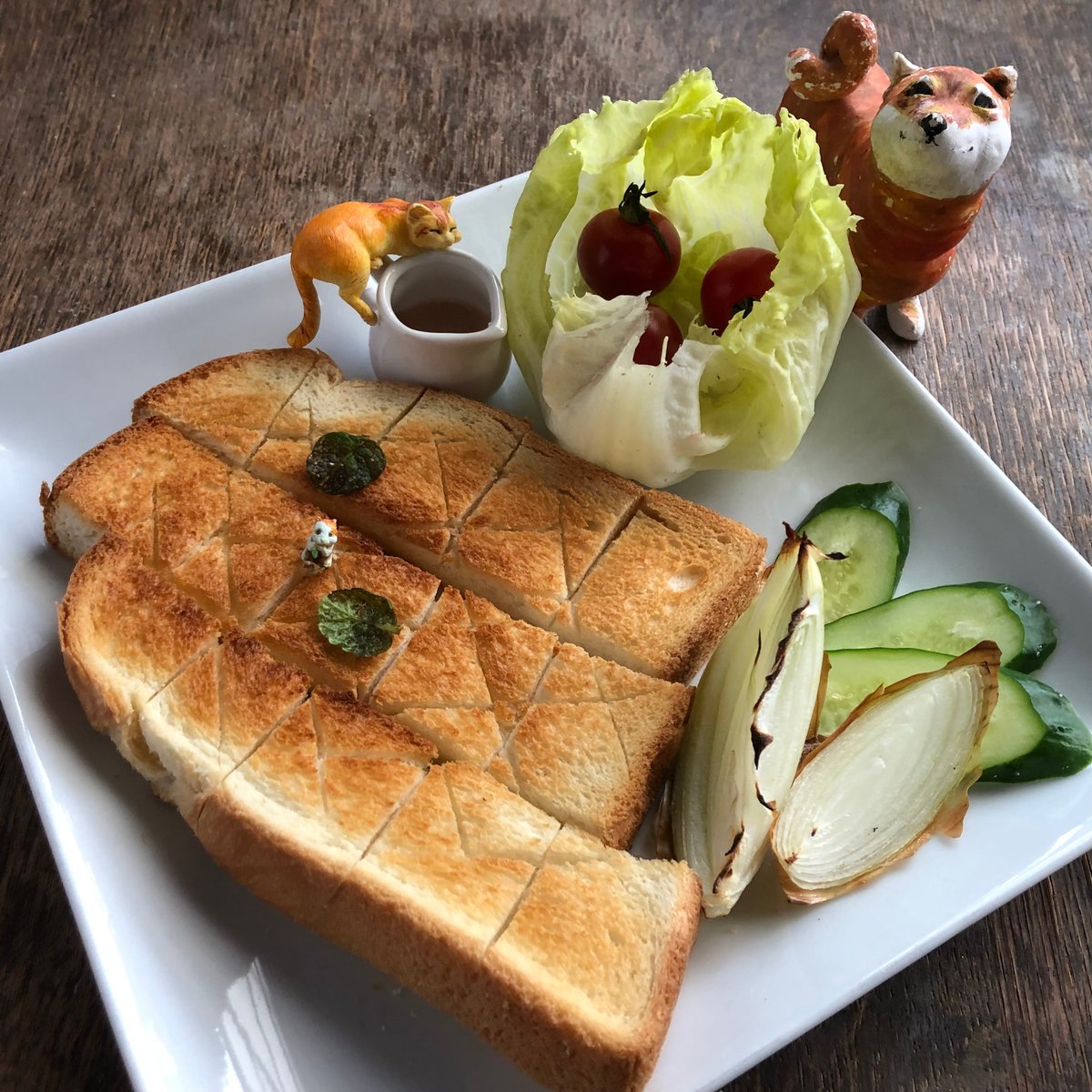 44310410's tweet photo. 20240524fri #妄想カフェ443 #朝ご飯 #朝食 #朝ごはん #あさごはん #ぼっちごはん #おうちごはん #breakfast #colazione #Petitdéjeuner #ワンプレート #朝ごパン #ヤマザキパン #ロイヤルブレッド #Toast #トースト #焼き玉ねぎ🧅#Applemint #レタスサラダ #山型食パン🍞#ミニトマト🍅#きゅうり🥒 https://t.co/rniMJqUtJZ