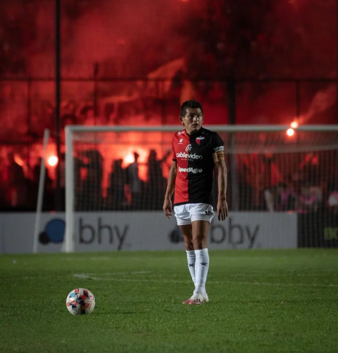 🗣 Luis Miguel "Pulga" Rodríguez en <a href="/ESPNArgentina/">ESPN Argentina</a>: "Gimnasia y Estudiantes juegan a estadio lleno, no tengo idea cuál tiene más gente. Lo mismo en Tucumán, no se puede diferenciar cuál tiene más o cuál tiene menos. En Santa Fe, sí se marca que #Colón tiene más hinchas."