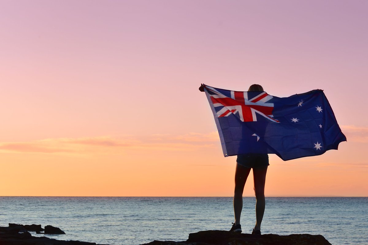 Should Australia Day be celebrated on 27 May (Reconciliation Day) instead of 26 January? On the eve of #ReconciliationWeek, a new @UniversitySA survey shows that increasing numbers of Australians are open to changing the date. What do you think? brnw.ch/21wK5op
