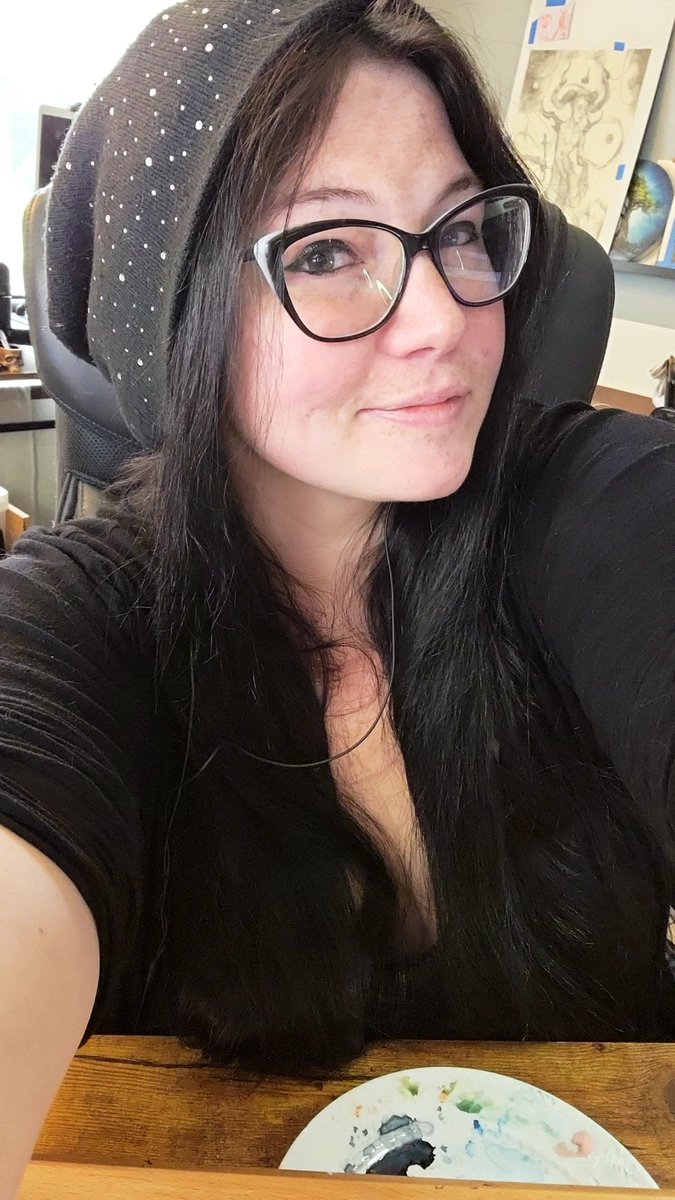 Short stream, mermaids, come hang 🖤

Twitch.tv/somethingprett…