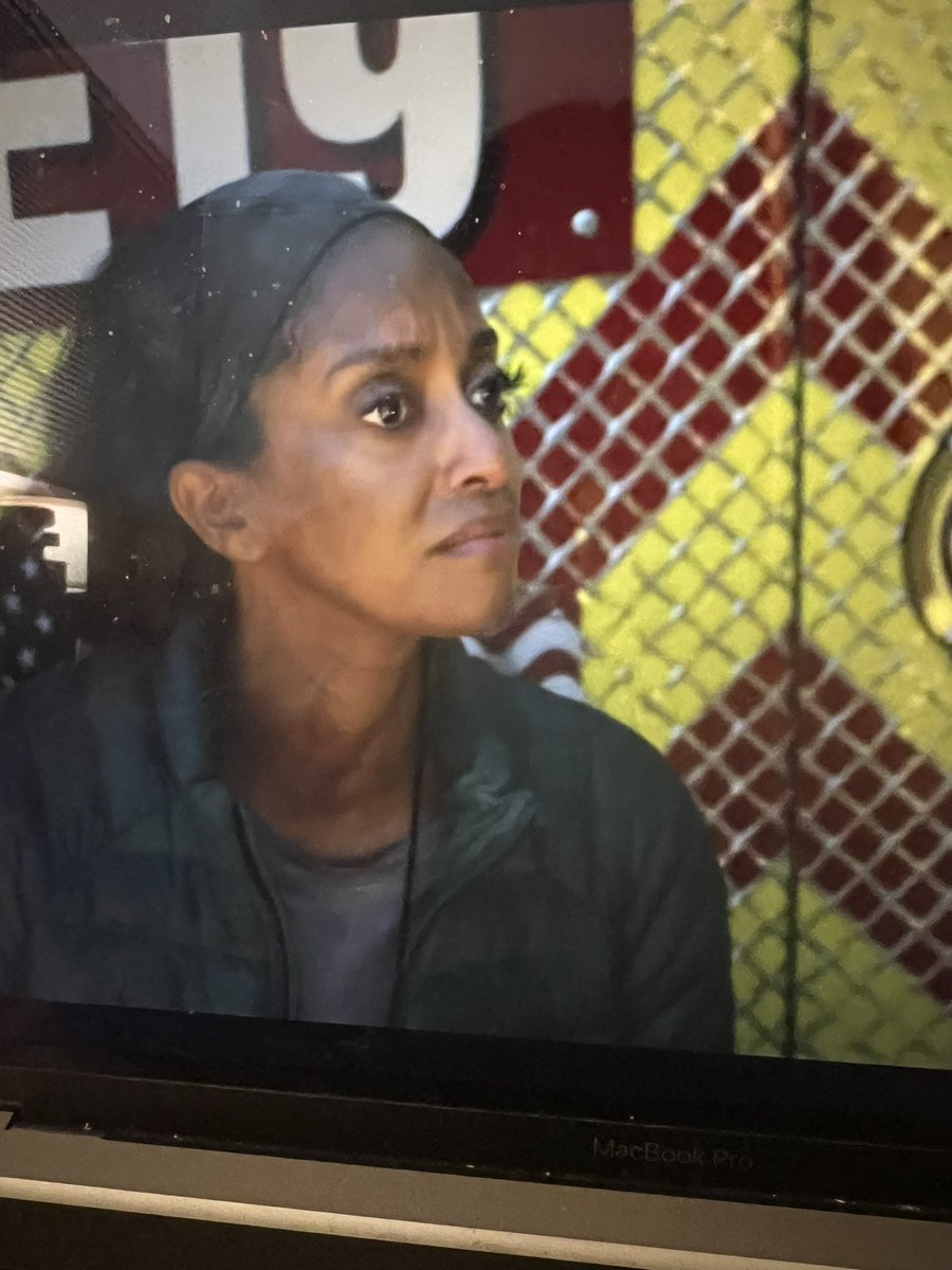 elena 🌸 trinity santos defender tweet media