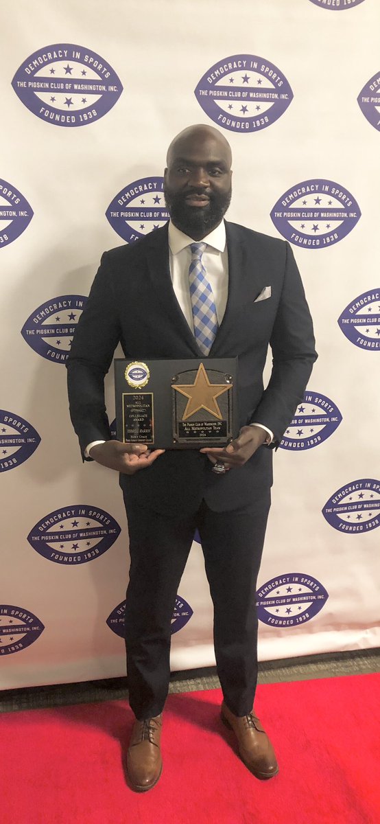CoachT_Harris's tweet image. Honored to be named The DMV Collegiate Coach of the Year by The Pigskin Club of Washington, Inc. this wouldn’t be possible without our amazing student athletes, assistant coaches and athletic department staff!!
🦉🏀
#OwlsBasketball #WhyNotPGCC #LargoRoadHoops #TheyNotLikeUs