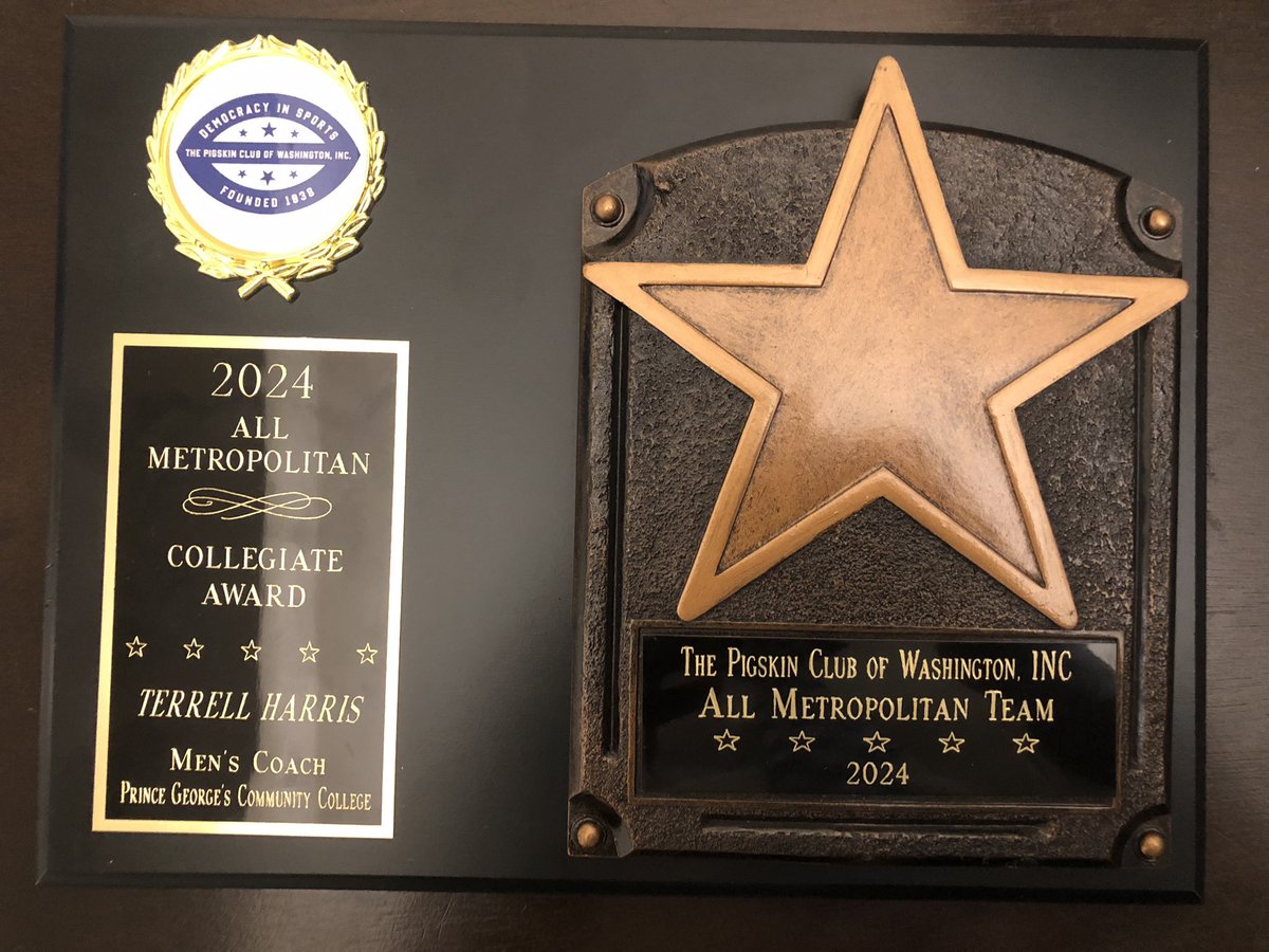 CoachT_Harris's tweet image. Honored to be named The DMV Collegiate Coach of the Year by The Pigskin Club of Washington, Inc. this wouldn’t be possible without our amazing student athletes, assistant coaches and athletic department staff!!
🦉🏀
#OwlsBasketball #WhyNotPGCC #LargoRoadHoops #TheyNotLikeUs
