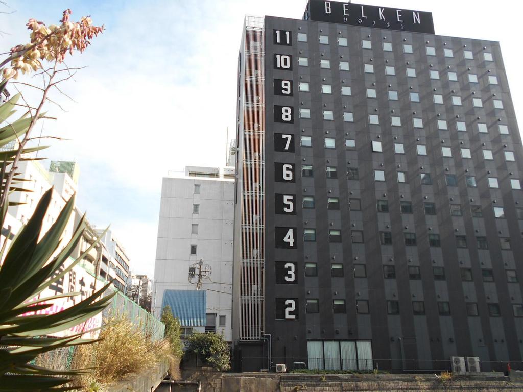 閉店する都内のホテル＞
#兜町 界隈、もと #楓川 だった首都高のほとりに立ち、ビル横に大きく階の数字をあしらったデザインが目をひく #ベルケンホテル東京 が、5月31日までで売却・閉店。
tokyo.mport.info/inn/tokyo/toky…
他社により #ネストホテル東京日本橋 として再開される模様だが開店時期は未詳。