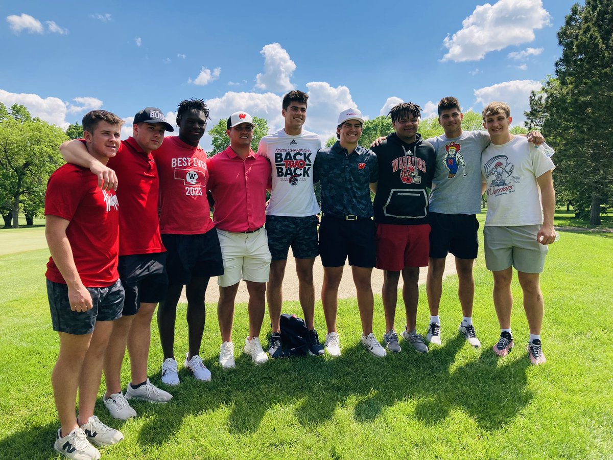 WARRIOR SPIRIT! Great to see the State Football Champs come out and support the Westside State Golf Champs in Norfolk! <a href="/rezac_anthony/">Anthony Rezac</a> <a href="/teddyrezac/">Teddy Rezac</a> <a href="/BengeJackson/">Jackson Benge</a> <a href="/WHS_WarriorFB/">Omaha Westside Warrior Football</a> #nebpreps #Rollside