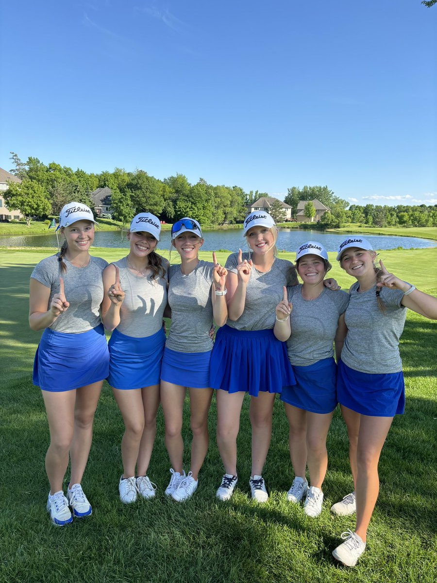 EVHSAthletics's tweet image. Congrats to EV Girls Golf on their fourth straight SSC Championship after winning today at the Wilds led by a 72 and medalist performance from Megan Young! #backtobacktobacktoback